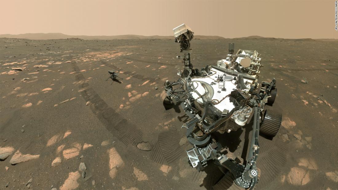 Un anno dopo l'atterraggio su Marte, il persistente rover ha in mente un nuovo intrigante obiettivo.

