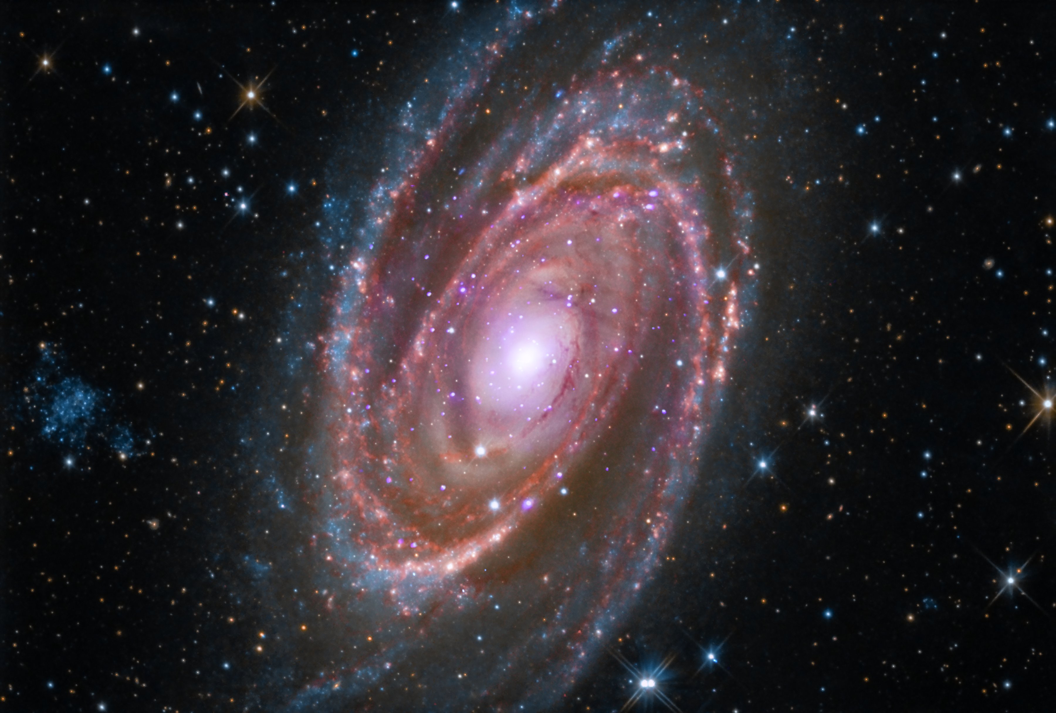 La galassia a spirale M81 si trova a circa 12 milioni di anni luce dalla Terra.